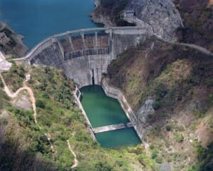 COE prohíbe baños en río Nizao por desagüe presa
