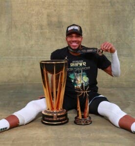 Giannis Antetokounmpo, MVP de la NBA Cup  