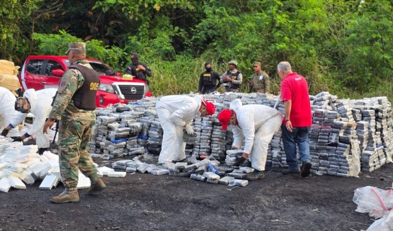 Piden explicar alijo 9.8 toneladas coca