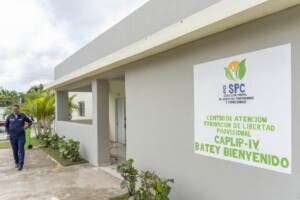 Muere preso tras caer de camarote en Batey Bienvenido