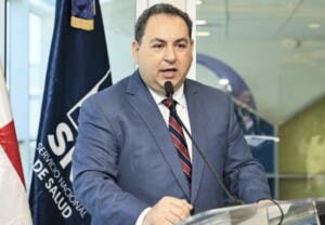 Mario Lama: «Acuerdo beneficia 16 mil médicos; CMD debe  firmar»