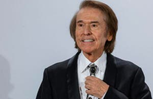 Raphael está con «ánimo y ganas de irse a casa”, según su hija Alejandra