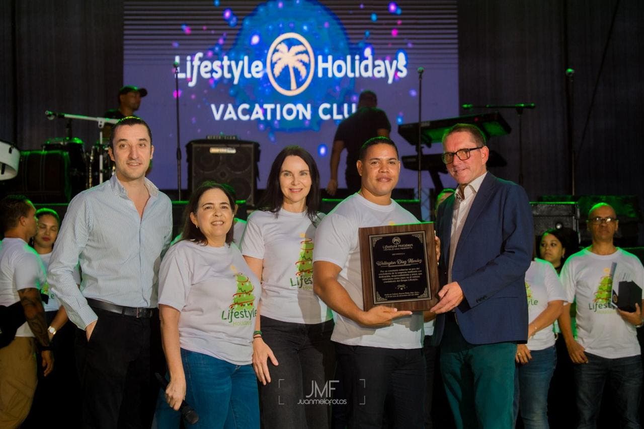Grupo Lifestyle celebra fiesta de Navidad para sus servidores