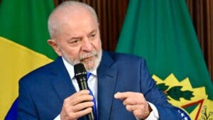 Los médicos de Lula dicen que es «mínimo» el riesgo de hemorragia tras segunda operación