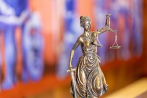 Al menos 17 personas a justicia por abuso sexual infantil 