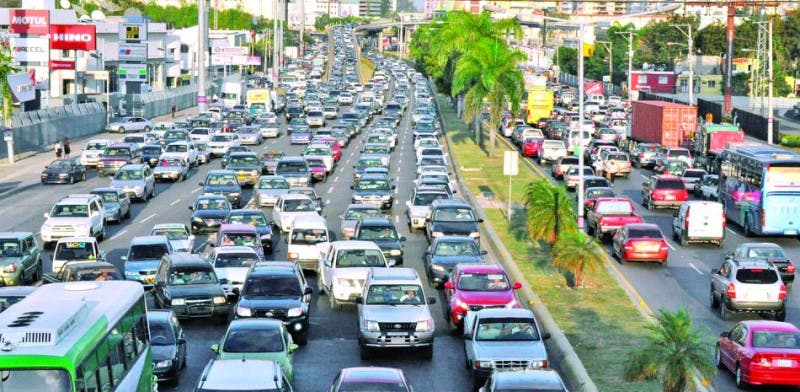 Atascos y el desorden en el tránsito