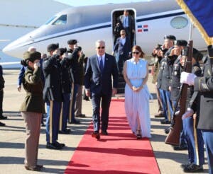 Abinader llega a PR para toma de posesión de nueva gobernadora
