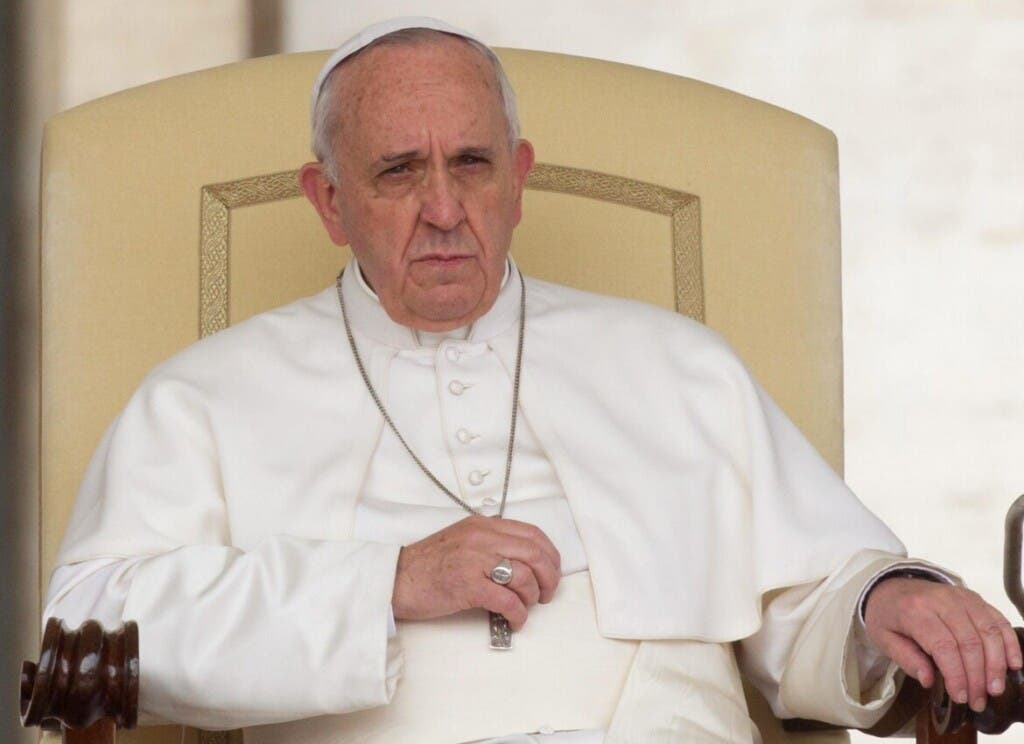 Papa Francisco tiene una "neumonía bilateral" y su cuadro es complejo