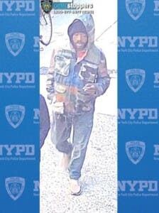 Afroamericano golpea mujer en el Alto Manhattan