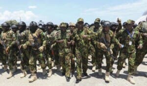 Llegan otros 300 policías de Kenia a Haití