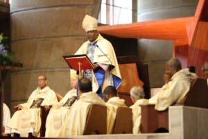 Monseñor Castro Marte demanda regular venta alcohol