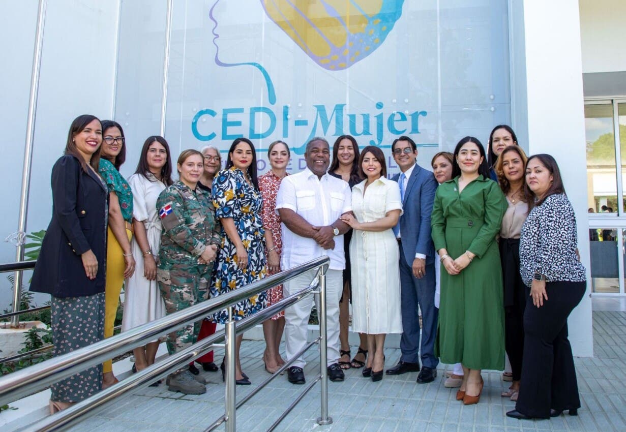 Inauguran primera fase de Cedi-Mujer en Santiago