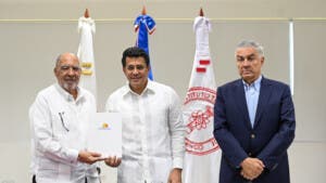 Turismo aporta más de RD$60 millones para combatir el sargazo
