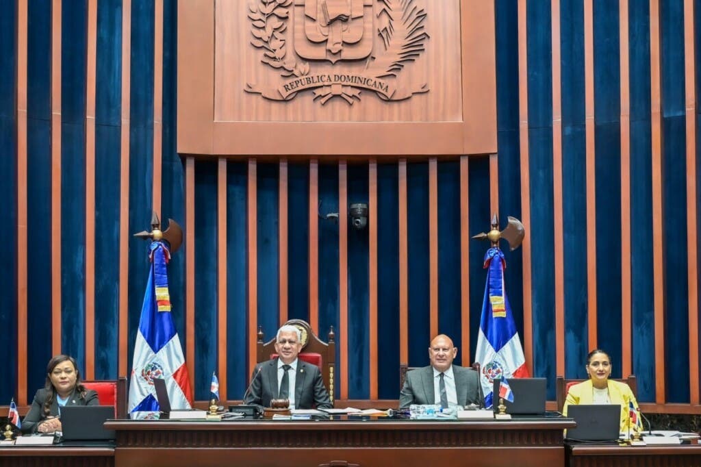 El Pleno del Senador aprobó además, en segunda lectura, el proyecto de ley que modifica la Ley-358-05, sobre la Ley General de Protección de los Derechos del Consumidor o Usuario.
