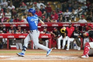 Licey empatan la serie con espectacular jonrón de Mejía