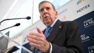 Edmundo González subraya que los excarcelados carecen de libertad plena y pide justicia