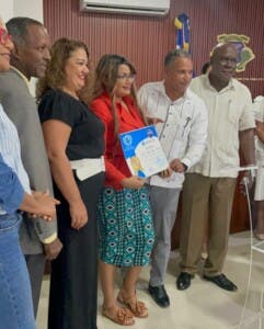 Walddy Lina Polanco recibe galardón como Mejor directora de Medios Digitales