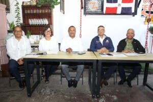 Mesas de diálogo buscan soluciones a paros docentes en el nordeste