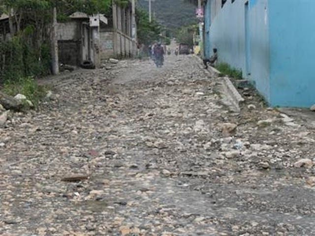 Piden arreglo de calles en sector de Puerto Plata