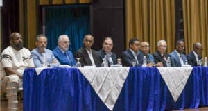 Rolando Guante y Kevin Cabral plasman sus huellas