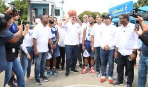 Luis Abinader respalda Inefi con el Barrio
