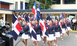 Colegio De La Salle realiza acto bandera