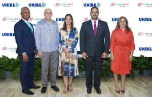 Unibe y CardNET lanzan Aurora, la nueva asistente virtual de la universidad impulsada por IA