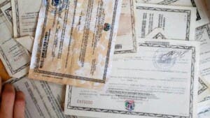 Desmantelan red que expedía actas de nacimiento falsas a haitianos en Peravia