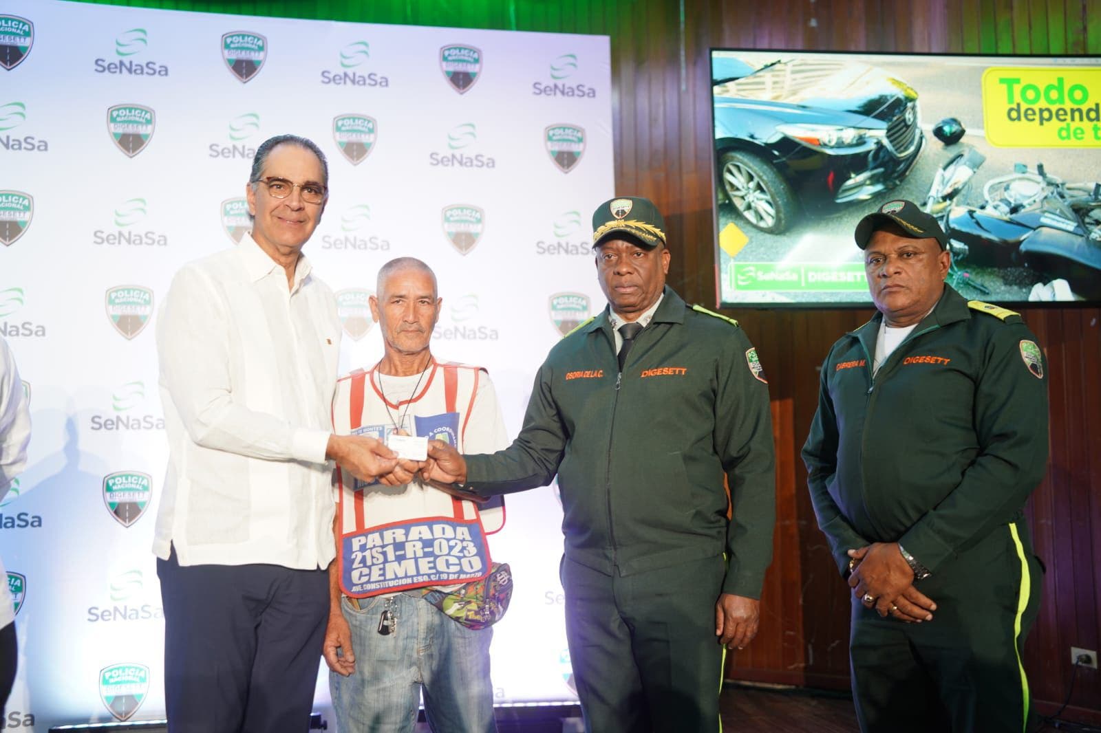 Digesett y Senasa fortalecen salud de motoristas en San Cristóbal
