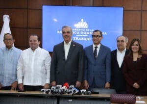 Empresarios exigen nuevo Código Laboral y ajuste en cesantía tras aumento del 20%