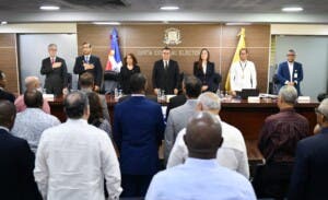 JCE y partidos debaten regulación candidaturas independientes