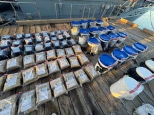 Incautan 357 paquetes y 20 cubetas de marihuana en Baní