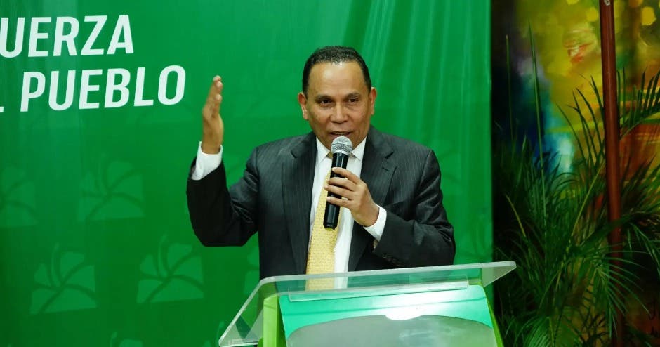 «A la gente se la está llevando el diablo»: Radhamés Jiménez denuncia crisis económica