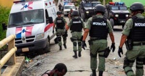 Haitiano se lanza de un puente en Los Alcarrizos al huir de agentes de Migración