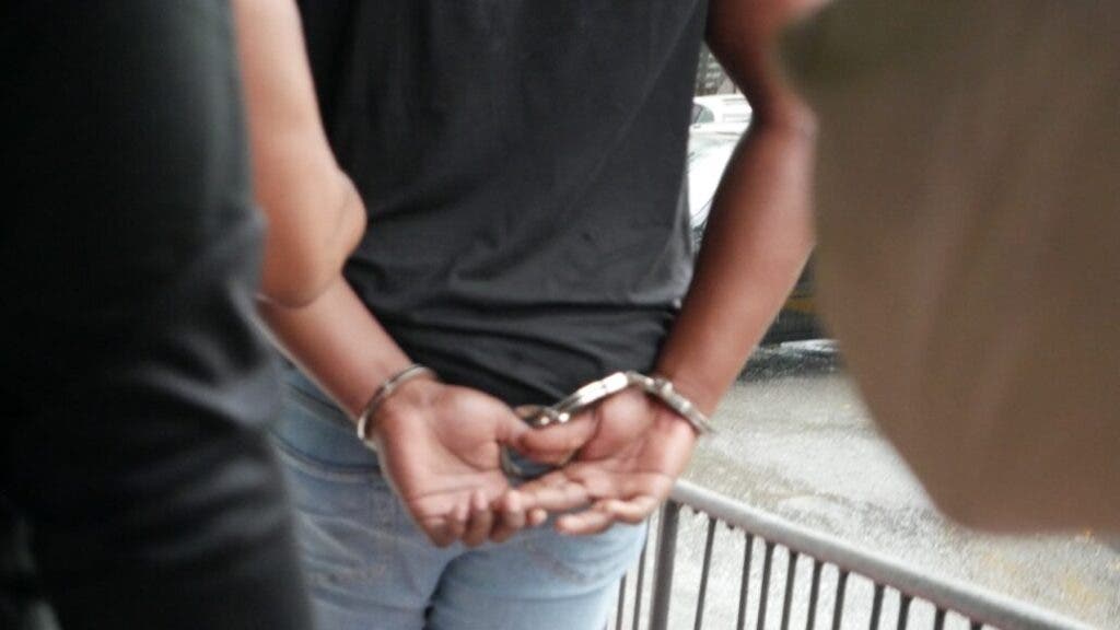 Penitenciario enfrenta cargos por robo