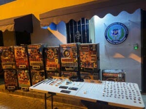DINTEL incauta drogas y tragamonedas en Haina; un detenido