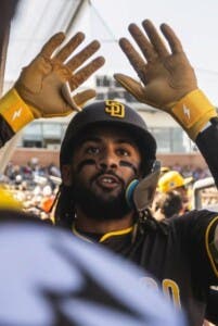 Tatis Jr. pega jonrones como nunca antes