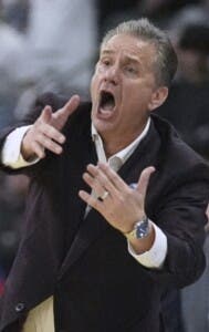 Arkansas vence a Kansas 79-72 en partido de March Madness