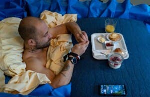5,000 euros por 10 días en cama: la oferta de una agencia para voluntarios