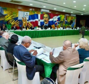 Buscan mantener a Florián como el secretario de Fuerza del Pueblo