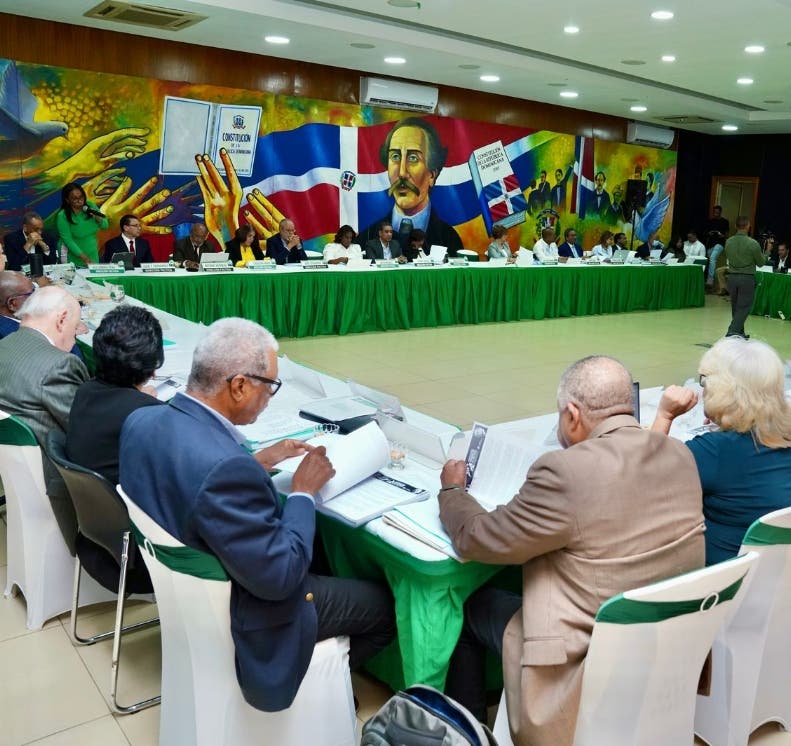 Buscan mantener a Florián como el secretario de Fuerza del Pueblo