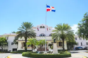 República Dominicana detiene notificaciones judiciales en Haití y Venezuela ante situación crítica