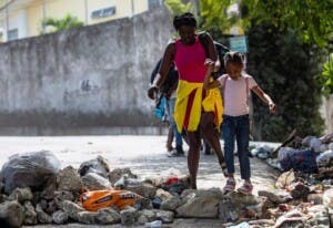 ONG alerta: uno de cada tres niños desplazados en Haití tiene 5 años o menos