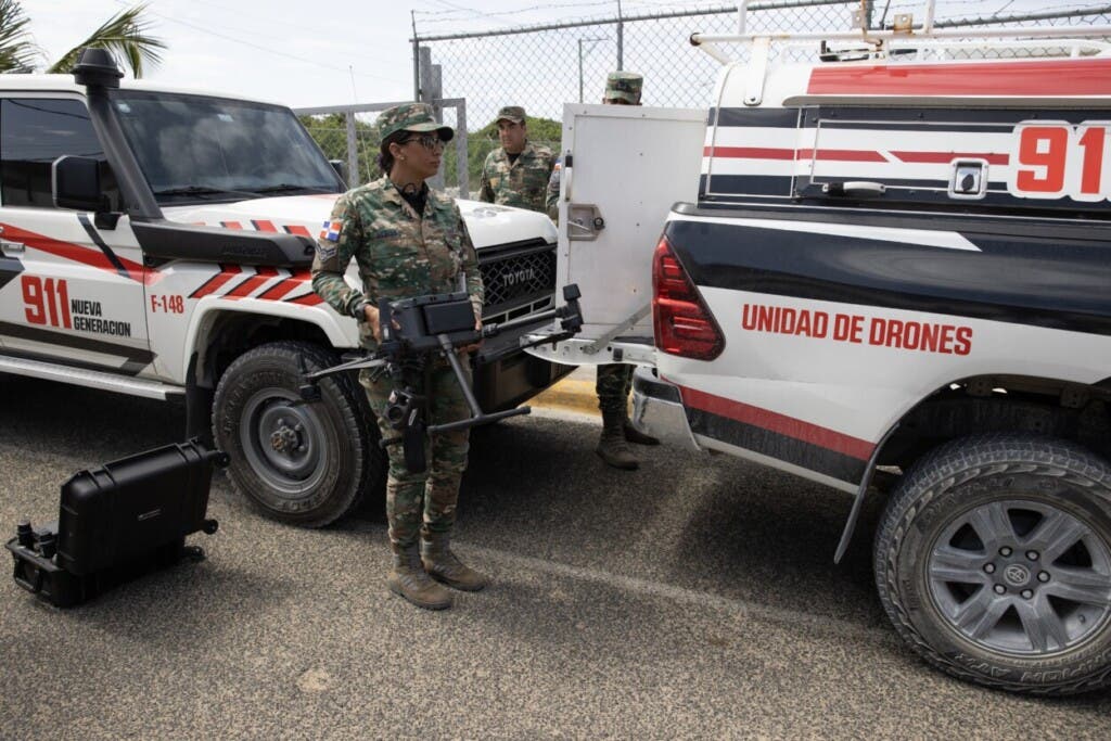 La mujer, quien dice tener 22 años con su negocio, afirmó que ha visto helicópteros, buzos, personal de la Defensa Civil y de otros organismos en la búsqueda de Konanki, de 20 años.