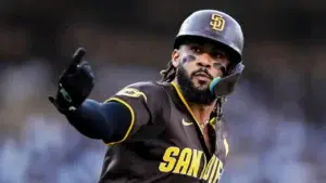 Tatis Jr. se echa en los hombros a San Diego