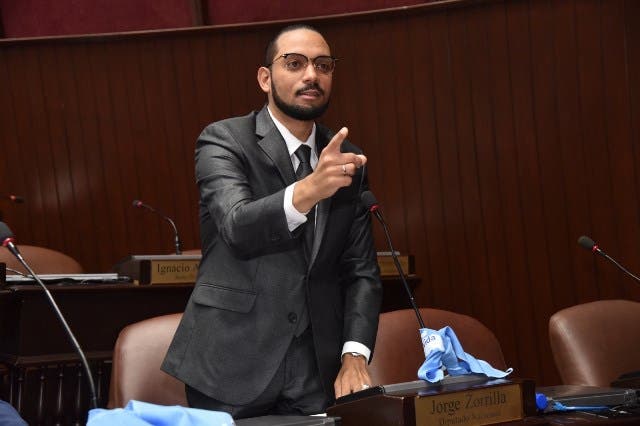 Bloque busca controlar importación de autos