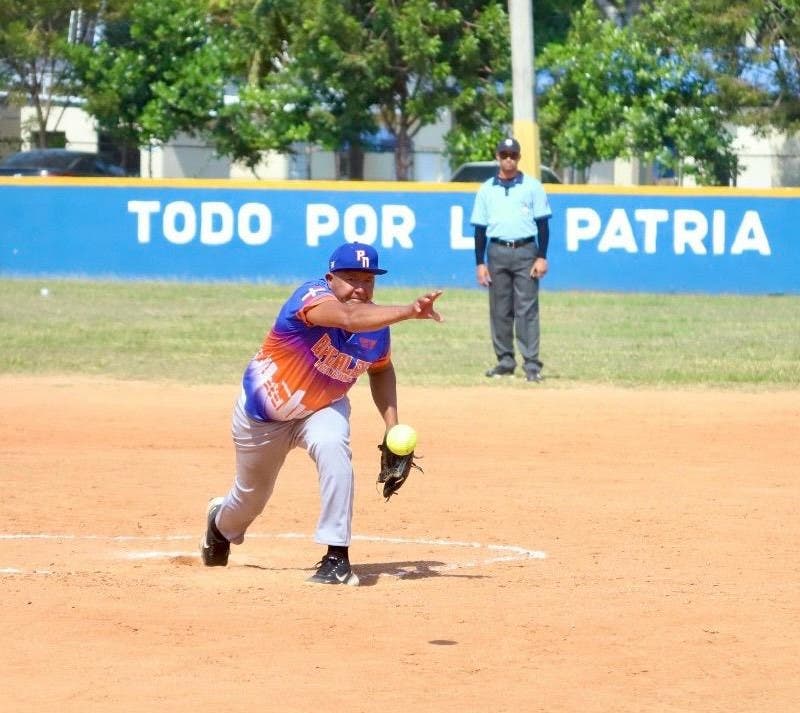 La estrella del encuentro fue el Primer Teniente de la Policía, Félix Leo Zabala (El Fuerte), quien ganó tres de los cuatro partidos de la serie y fue nombrado Jugador Más Valioso (MVP) del torneo de sóftbol.