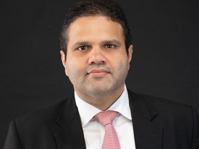 Economista pide controlar gasto del Gobierno
