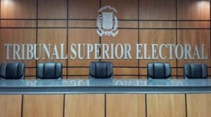 TSE y notarios acuerdan abrir oficinas en todos sus locales del país