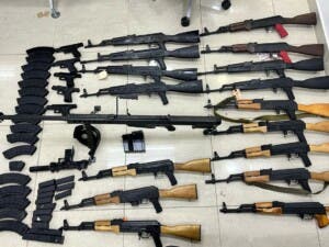 Interior y Policía aclara situación de exinspector detenido por tráfico de armas iban hacia Haití